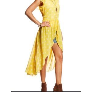 Ariat Yellow High-Low Sleeveless Blouse
